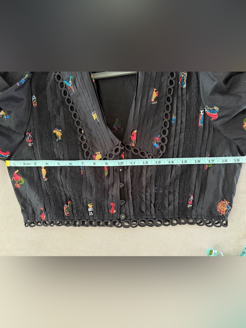 FARM RIO ZODIAC PUFF SLEEVE CROP BLOUSE - Picture 3 of 5